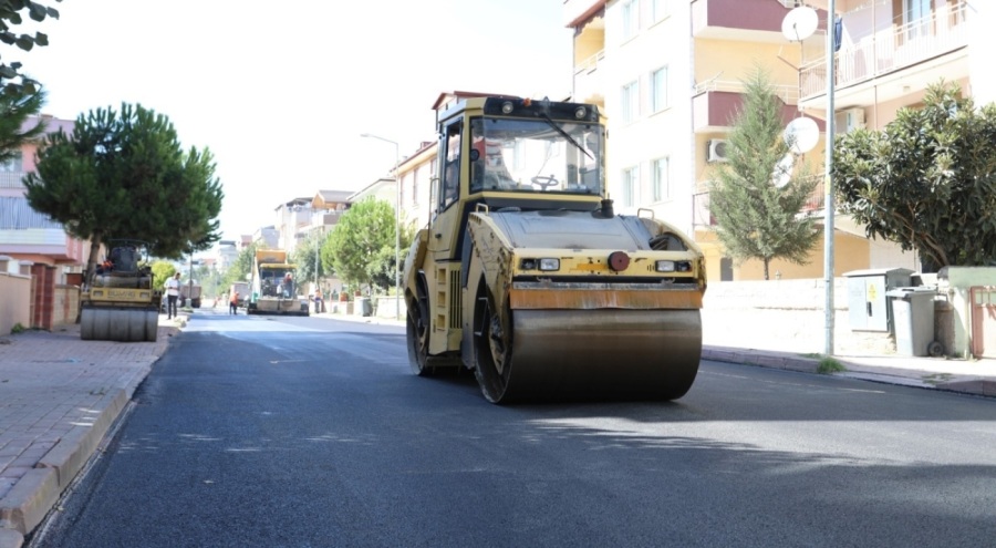 Bursa'da asfalt çalışmaları yapılıyor