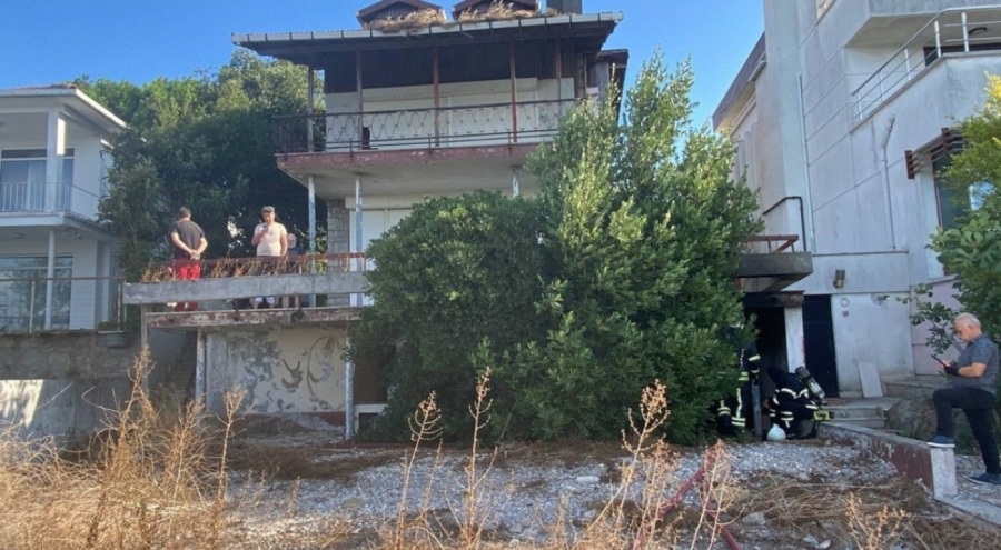 Kocaeli'de yalı yangını!