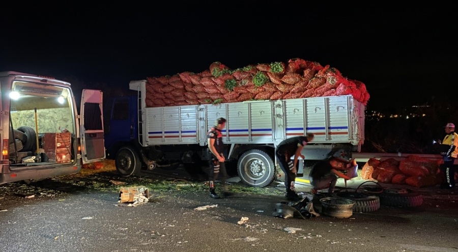Bursa'da dinamit yüklü kamyonun devrilmesiyle kapanan İzmir Yolu trafiğe açıldı