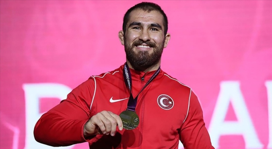 Milli güreşçi Aktürk, dünya üçüncüsü oldu!