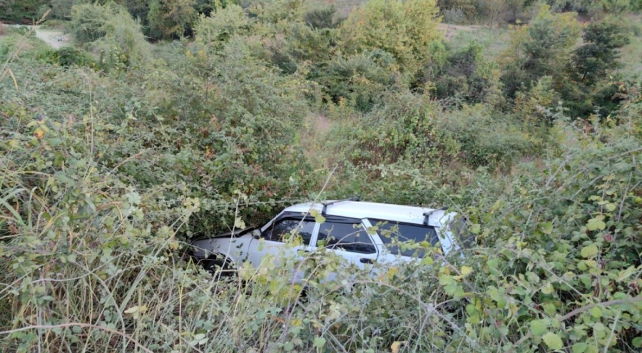 Bursa'da lastiği patlayan otomobil, şarampole uçtu: Çok sayıda yaralı var!