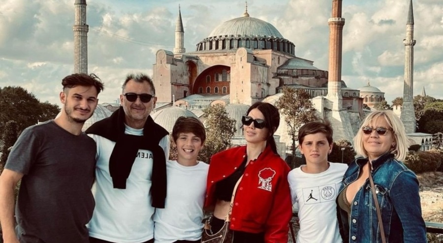 Wanda Nara'dan Arjantin'den gelen ailesiyle İstanbul turu