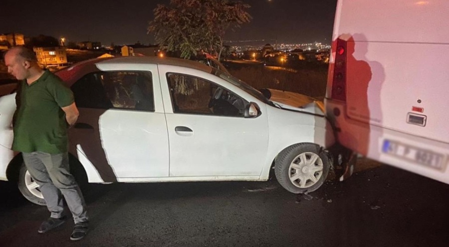 Navigasyona bakarken kaza yaptı!