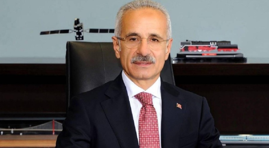 Ulaştırma ve Altyapı Bakanı Uraloğlu'ndan cep telefonu uyarısı