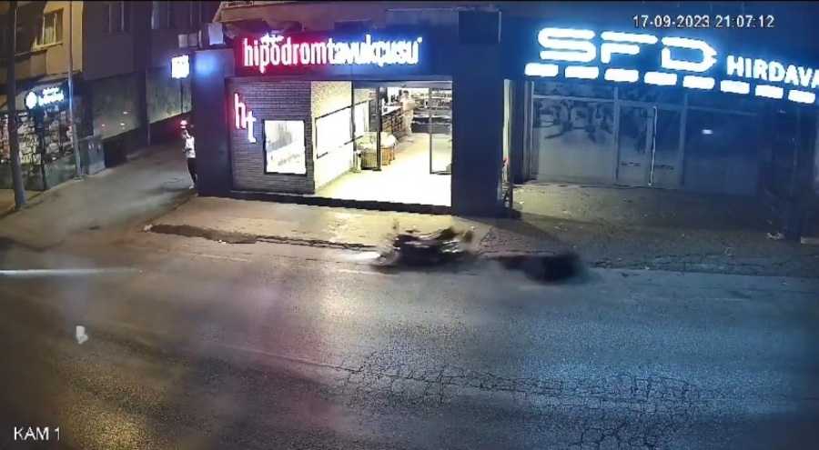Bursa'da motosikletliler çarpıştı! Metrelerce savruldu