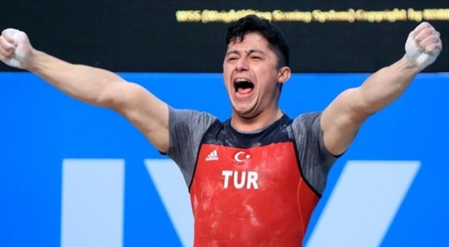 Milli halterci Batu Han Yüksel'e ceza!