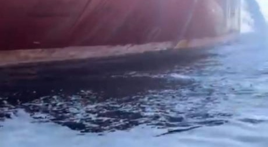 Marmara Denizi'ni kirleten gemiye milyonlarca lira ceza