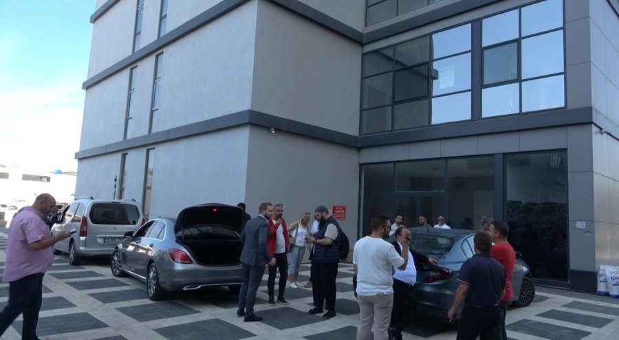 Bursa'da 14 katı iş merkezinde elektrik krizi! Yürüyerek çıkıyorlar
