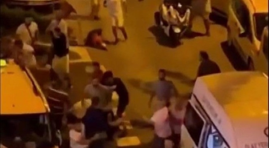 Müşteriler ile çalışanlar arasında tatlı kavgası! 5 yaralı