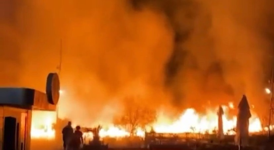 Evlendirme Dairesi'nin bahçesinde korkutan yangın!