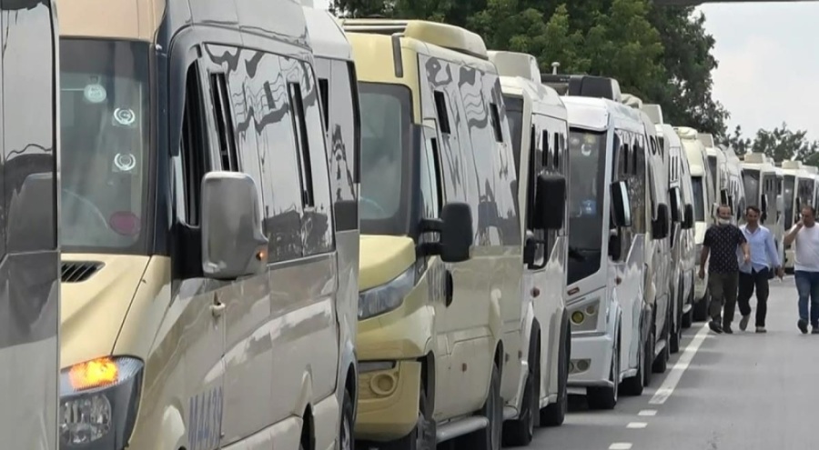 Minibüs kapısını açık bırakan şoförü şoke eden karar!