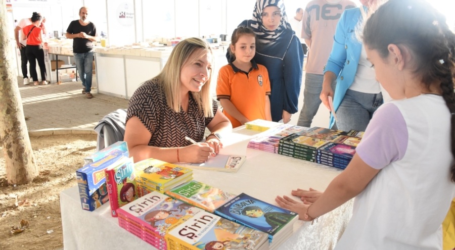 Bursa'da Gemlik Kitap Limanı edebiyatçıları ağırlıyor