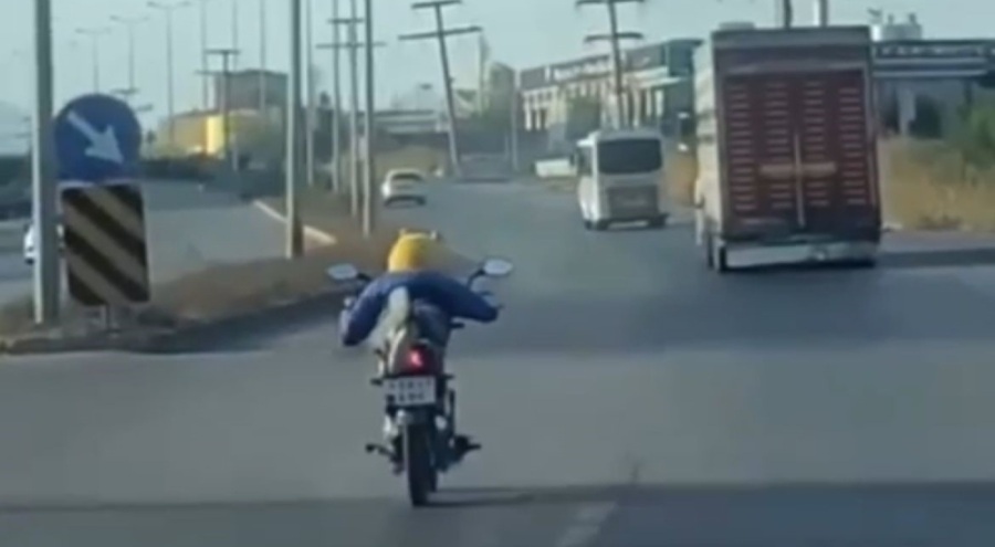 Bursa'da motosikletli sürücü canını hiçe saydı