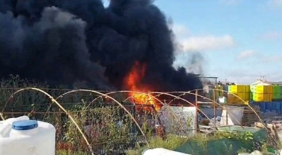 Arnavutköy'de arsada yangın çıktı