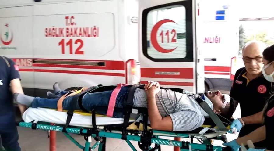 Bursa'da 2 otomobil kafa kafaya çarpıştı: 1'i bebek çok sayıda yaralı!