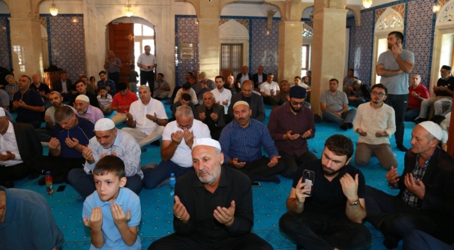 Karabağ'daki operasyonda şehit olan askerler için gıyabi cenaze namazı kılındı