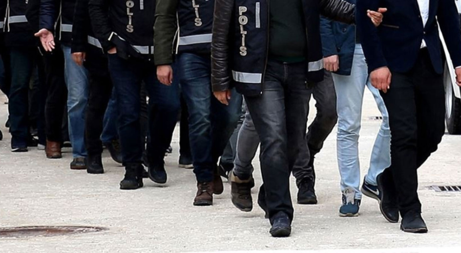FETÖ'nün kamu yapılanmasına 16 ilde eş zamanlı operasyon