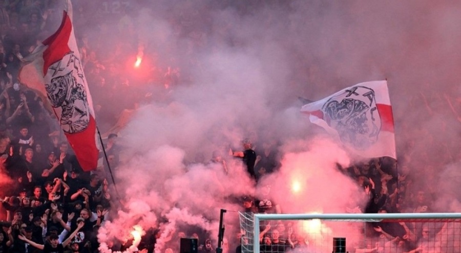 Ajax-Feyenoord derbisine holigan engeli! Maç tatil edildi