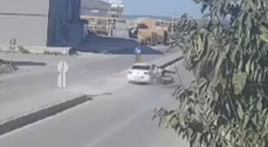 Bursa'da otomobilin çarptığı bisiklet sürücüsü ağır yaralandı