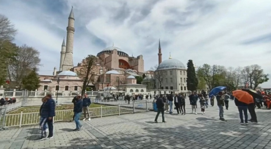 Ayasofya'nın bir kapısını daha kırıldı! "Sadece ittirdim"