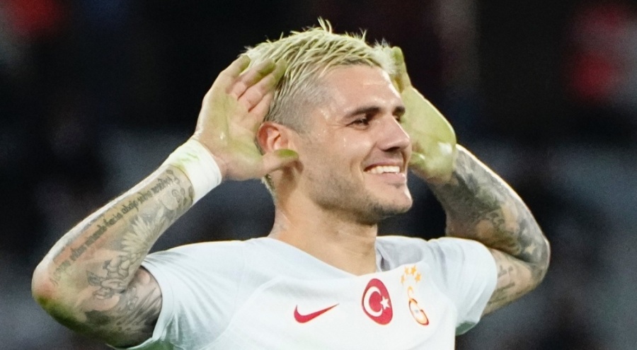 Atatürk Olimpiyat Stadyumu'nda zeminin yeşile boyandığı ortaya çıktı!