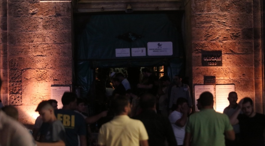 Mevlid Kandili'nde Ulu Cami'de en yoğun gece yaşandı!