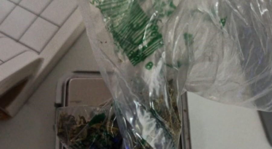 Polisten kaçan sürücünün taksisinden uyuşturucu çıktı