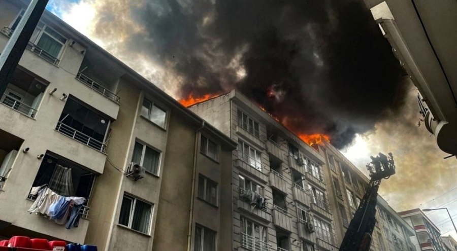 İstanbul'da Esenler'de yangın çıktı