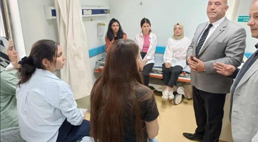 Van'da öğretmenleri taşıyan minibüs kaza yaptı: Çok sayıda yaralı!