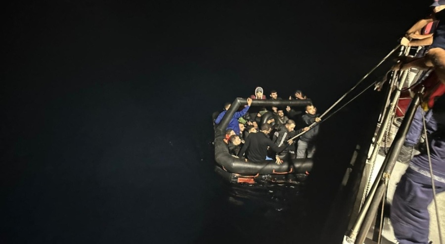 İzmir'de 241 düzensiz göçmen kurtarıldı