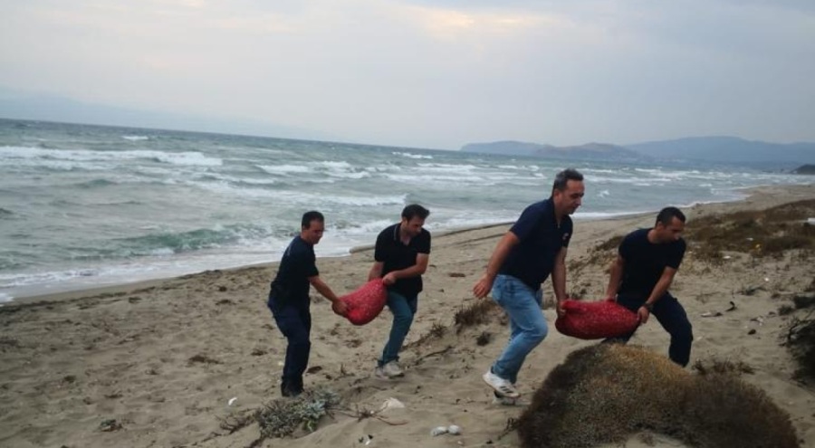 Bursa Mudanya'da avlanması yasak 5,5 ton kum şırlanı ele geçirildi