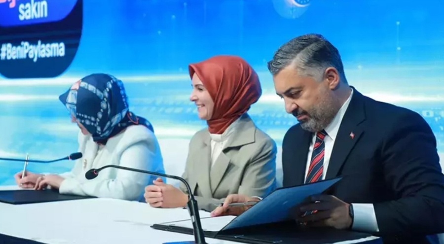Bakanlık ve RTÜK arasında 'Ailenin Korunması ve Güçlendirilmesine İlişkin İş Birliği' protokolü imzalandı