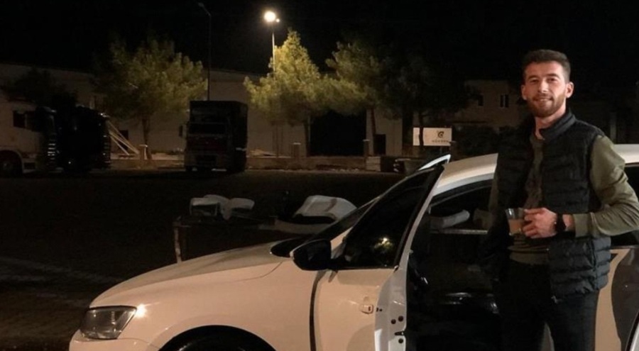Aracıyla ağaca çarparak yaralanan 23 yaşındaki genç, 27 gün sonra hayatını kaybetti