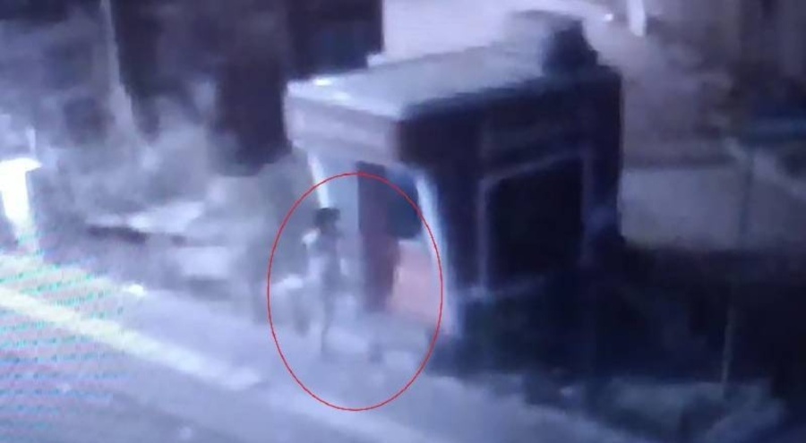 ATM'nin kilidini baltayla açmaya çalıştı! Tutuklandı