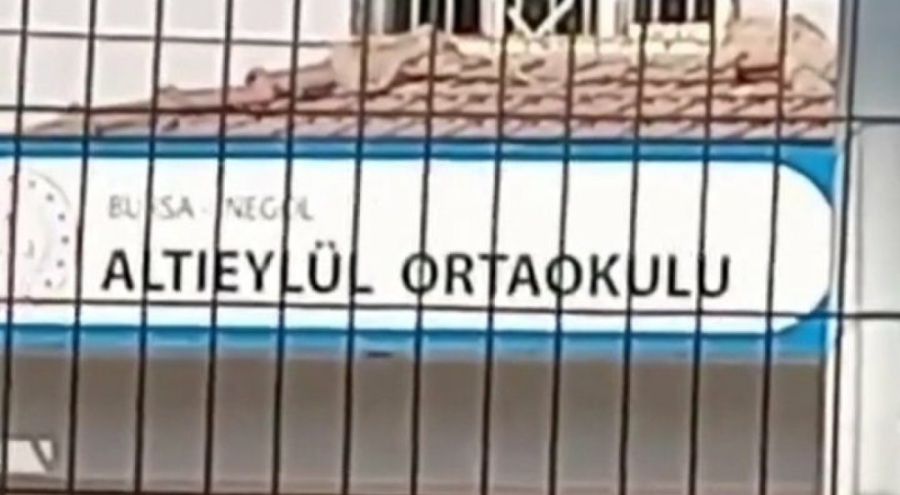 Bursa'da devlet okulunda, ders zili yerine ilahi çalındı