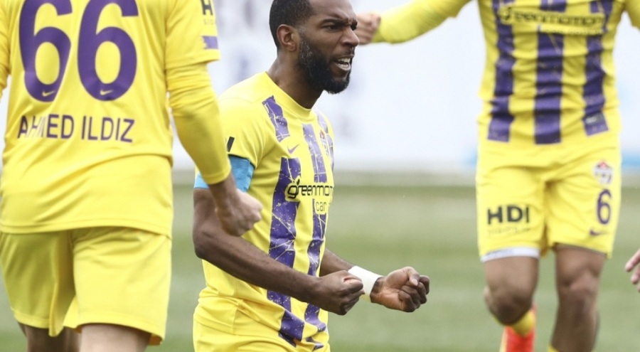 Ryan Babel ile Eyüpspor yollarını ayırdı