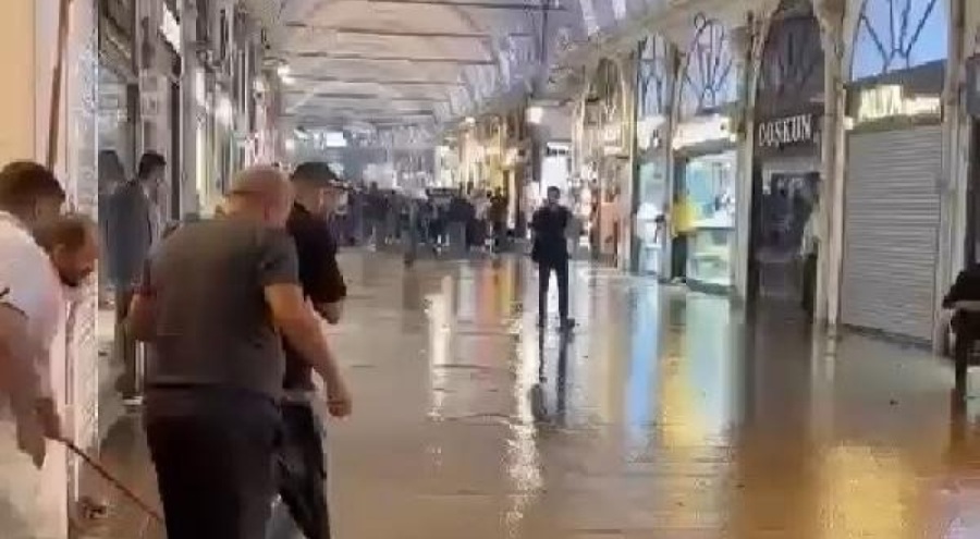 Kapalıçarşı ve Tahtakale'yi su bastı