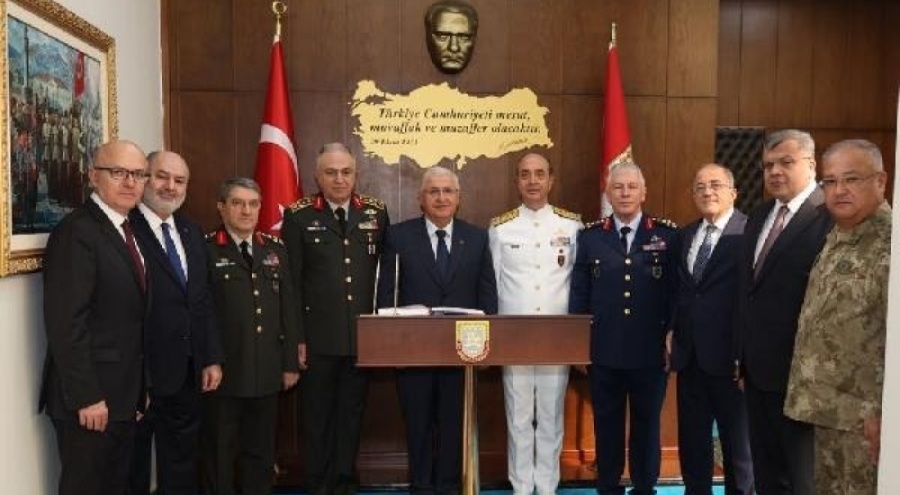 Bakan Güler'den, Ege Ordusu ve 2'nci Ana Jet Üs Komutanlıklarına ziyaret
