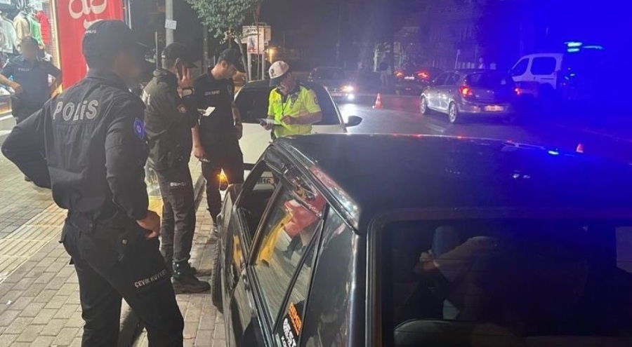 Bursa'da polis ekiplerinin denetimlerinde 9 aranan şahıs yakalandı!