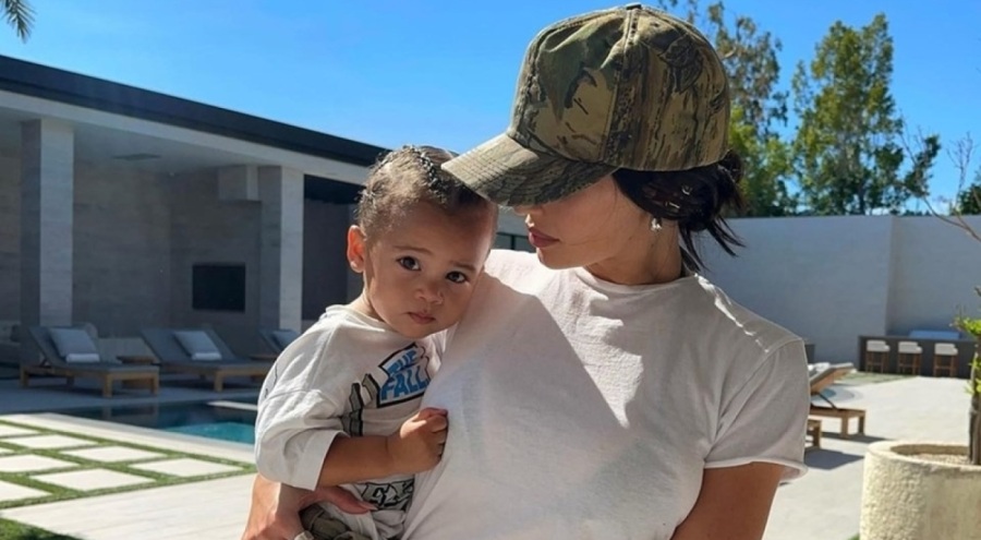 Kylie Jenner oğlunun ismini değiştirdi