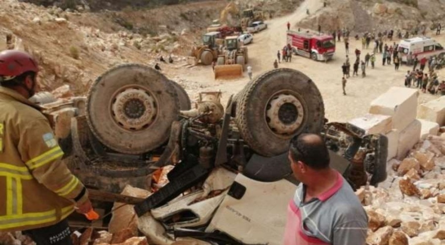 Hafriyat kamyonu uçuruma devrildi! Ölüler var