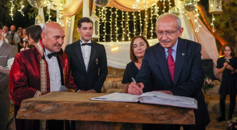 Tunç ve Neptün Soyer çiftinin kızları evlendi, Kılıçdaroğlu çifti nikah şahidi oldu