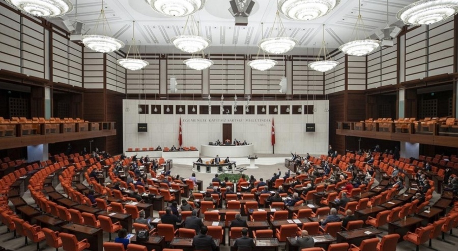Meclis bugün açılıyor! Emekli zammı ve anayasa gündemde