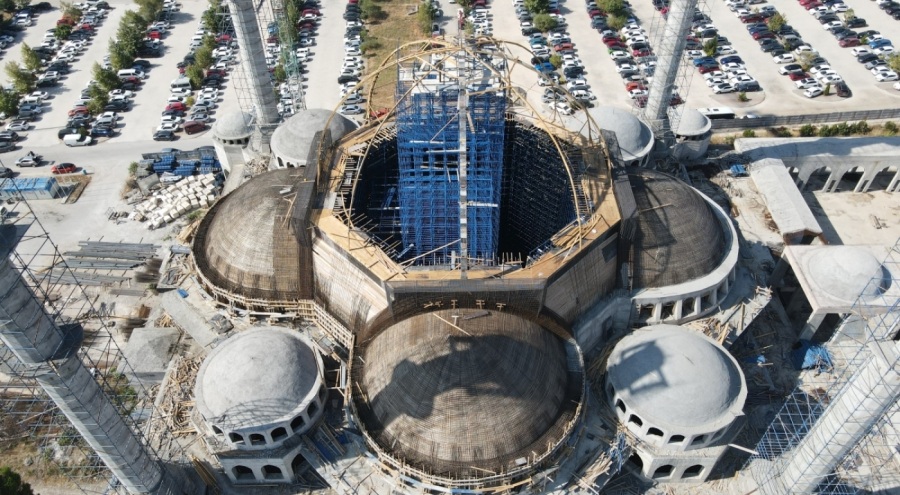 Uludağ Üniversitesi'ndeki devasa caminin kaba inşaatı bitiyor