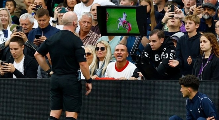 Premier Lig'den Liverpool maçının 2 hakemi görevden alındı