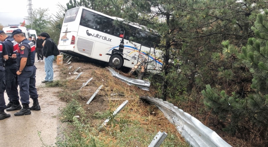 Bursa'da yoldan çıkan yolcu otobüsünün muavini: "İstifa ediyorum"