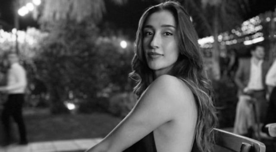 Hande Baladın iddialı pozlarıyla büyüledi