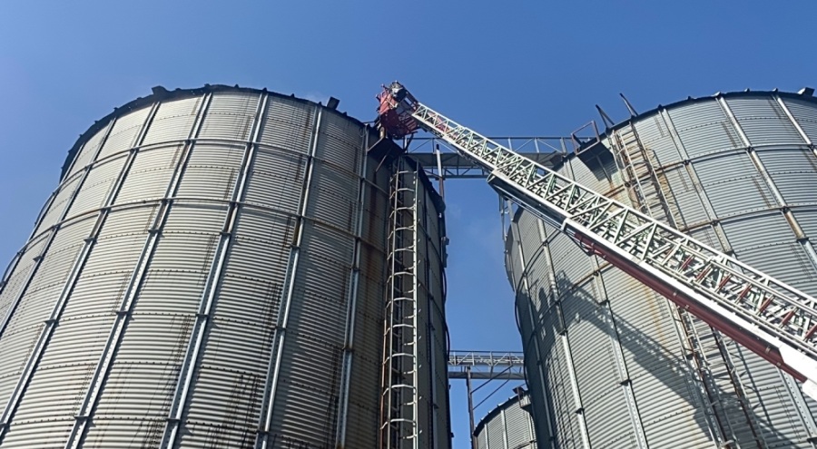 Edirne'de ayçiçeği kurutma silolarında korkutan yangın!