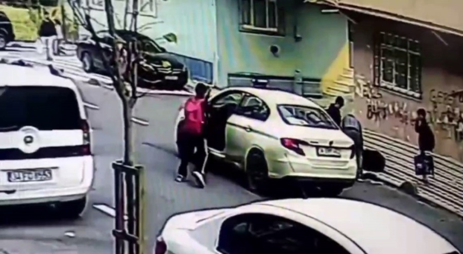 Öğrencinin refleksi faciayı önledi: Kayan araca atlayıp el frenini çekti