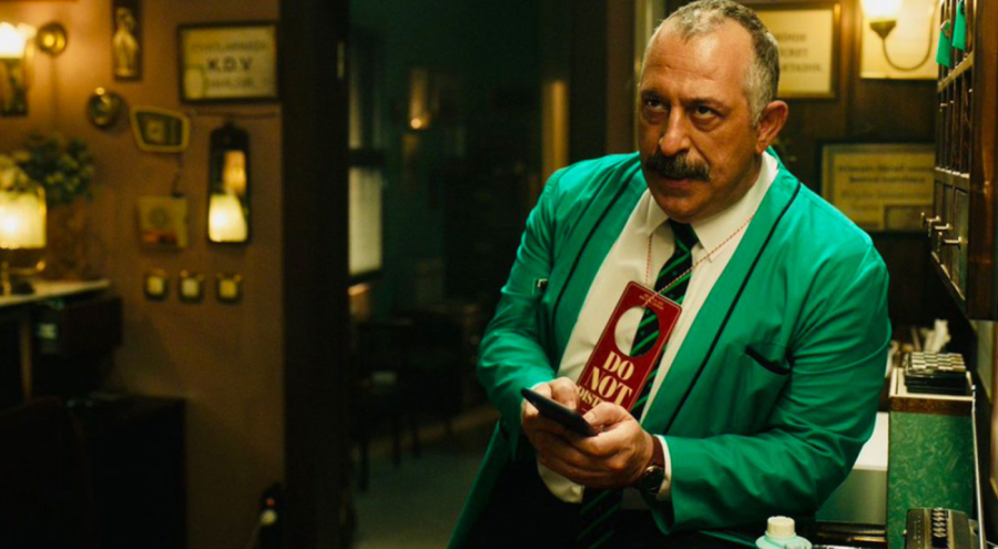 Cem Yılmaz'dan yeni filmi 'Do Not Disturb' paylaşımı